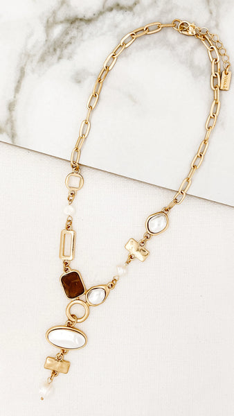 Envy - Short Gold Necklace with Pearl Detail