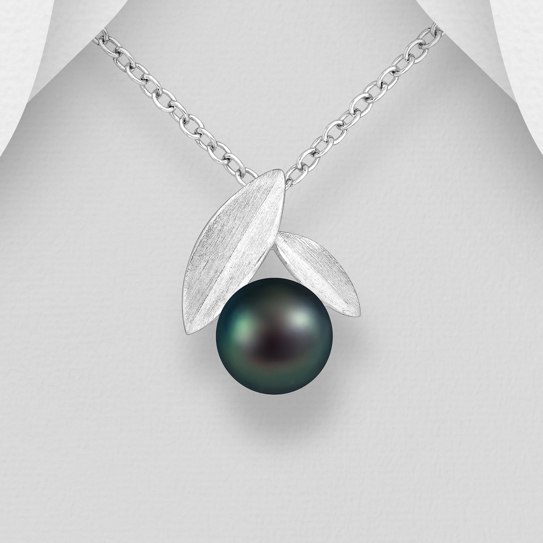 925 Silver Freshwater Pearl Necklace - Matte Leaf