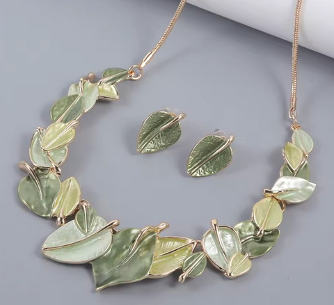 Leaf Necklace & Matching Earrings - Green