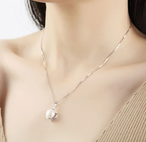 925 Sterling Silver Pendant, Decorated with Fresh Water Pearl - White