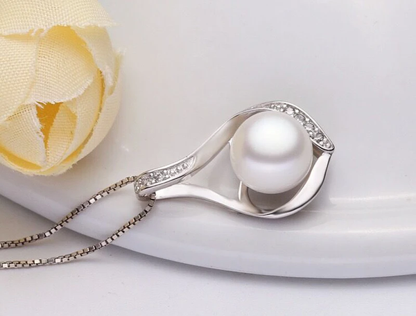 925 Sterling Silver Pendant, Decorated with Fresh Water Pearl - White