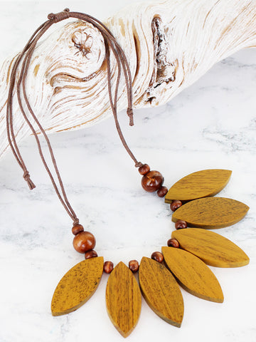 Wooden Petal Necklace - Natural